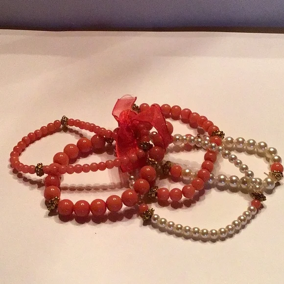 New Stretch Multi Strand Bracelet, coral colored beads & pearls - Picture 3 of 3